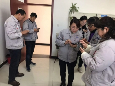 實(shí)事雖小暖人心--鋁鎂合金分公司開展個(gè)人所得稅指導(dǎo)服務(wù)活動(dòng)
